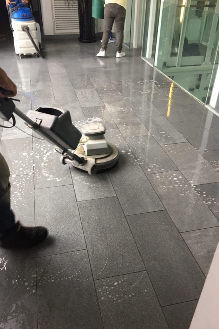 show case wide image